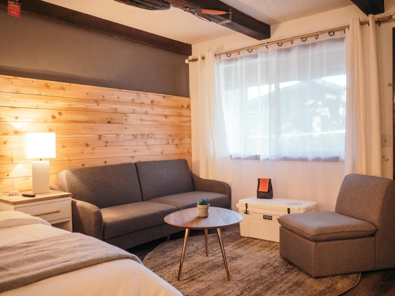 Loge 2* Bend